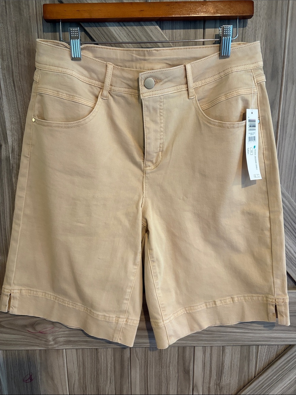 NWT Tribal Safari Beige Bermuda Shorts with Classic Five-Pocket Style